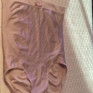 NWOT Rhonda Shear High Waisted Shaper size 2X, beautiful embroidery.